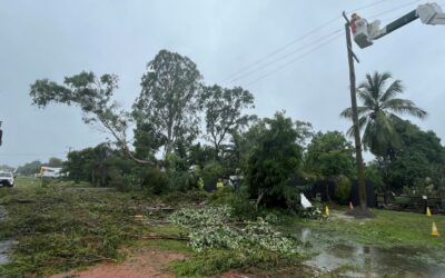 ERGON CREWS WORKING TO RESTORE POWER!